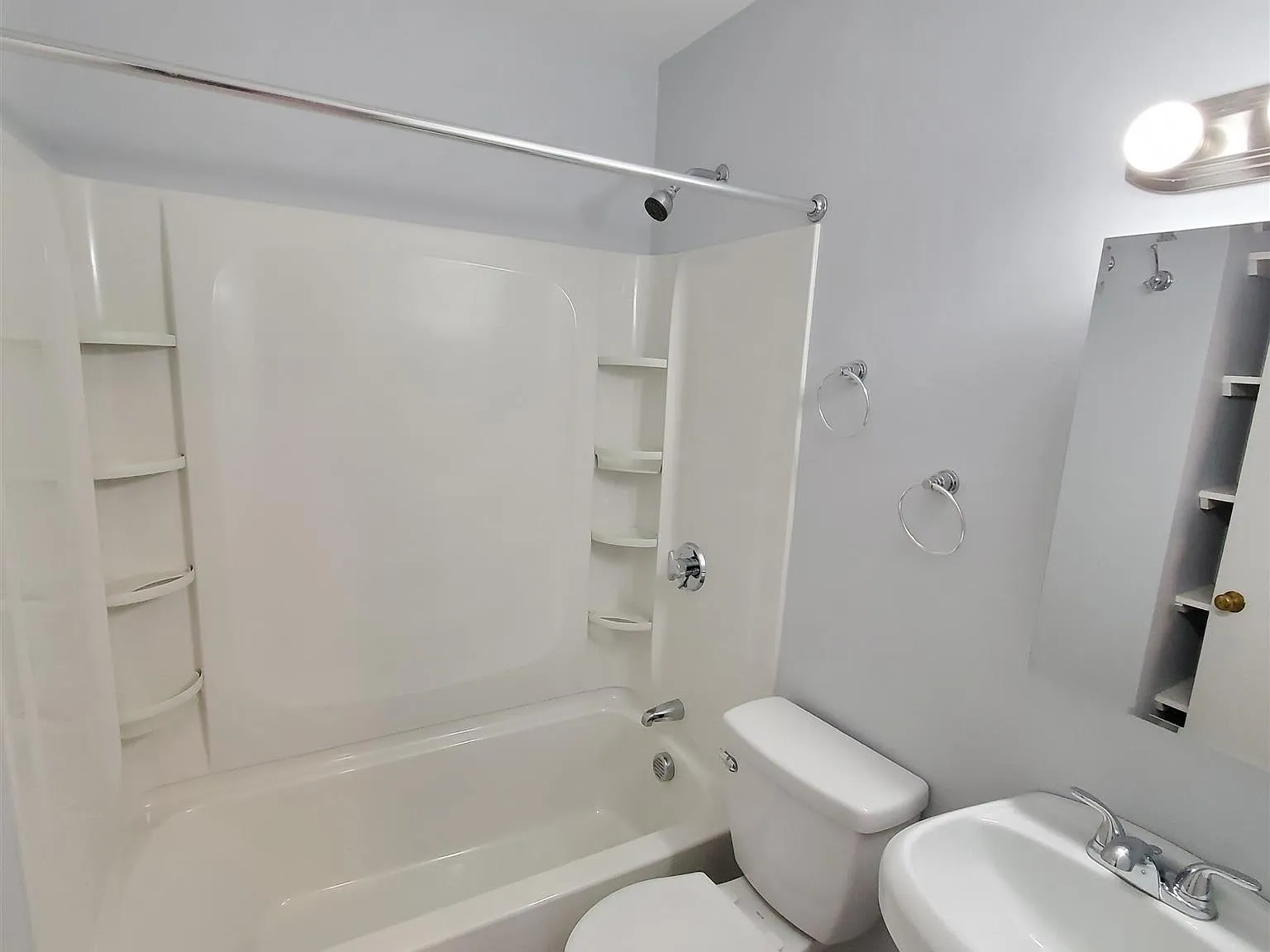 146 Highland Ave — Photo 2