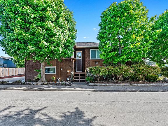 2nd image of 1872 Seascape Blvd