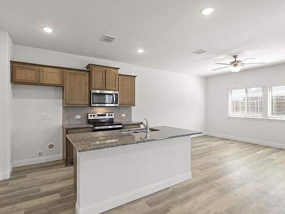 3104TrinaStreet_9