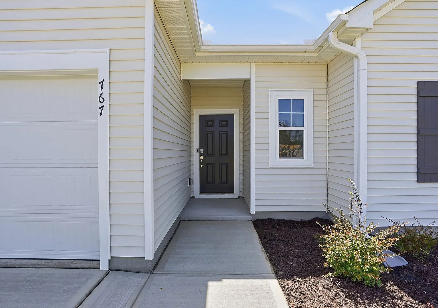 Brand New Ranch Home- Move In Ready- Move In Special!! — Photo 3