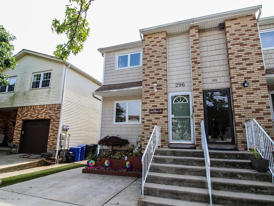 1st image of 296 Sandalwood Dr