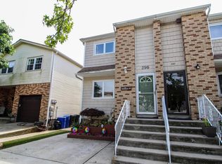 296 Sandalwood Dr, Staten Island, NY 10308