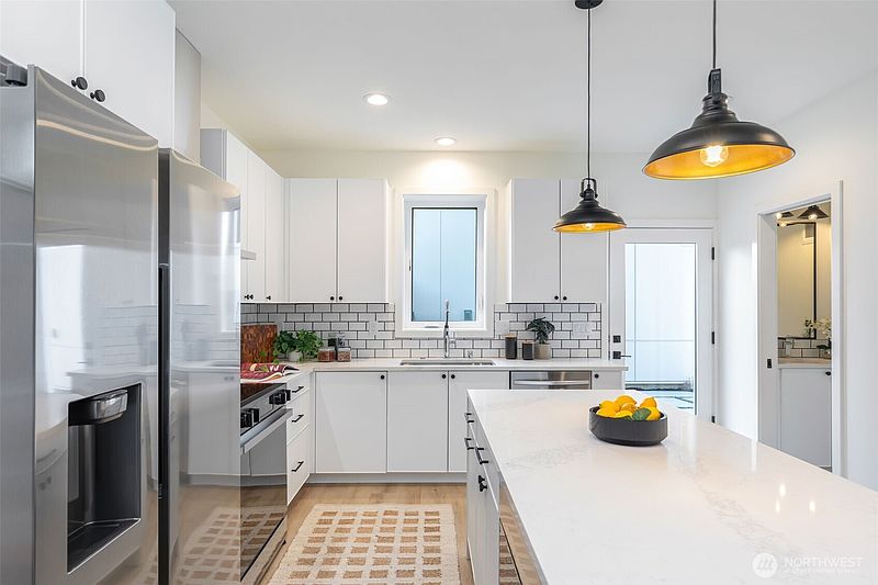 5th image of 1556 S Pearl Street #B