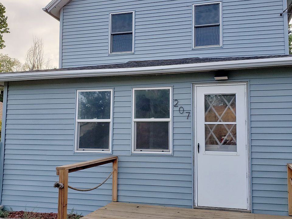 1st image of 207 N Wood Ave