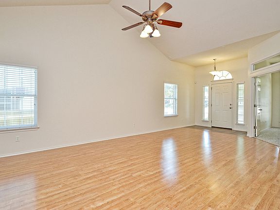 5th image of 17410 Orwell Ln