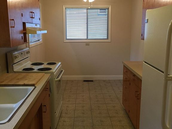 2nd image of 217 W 31st St