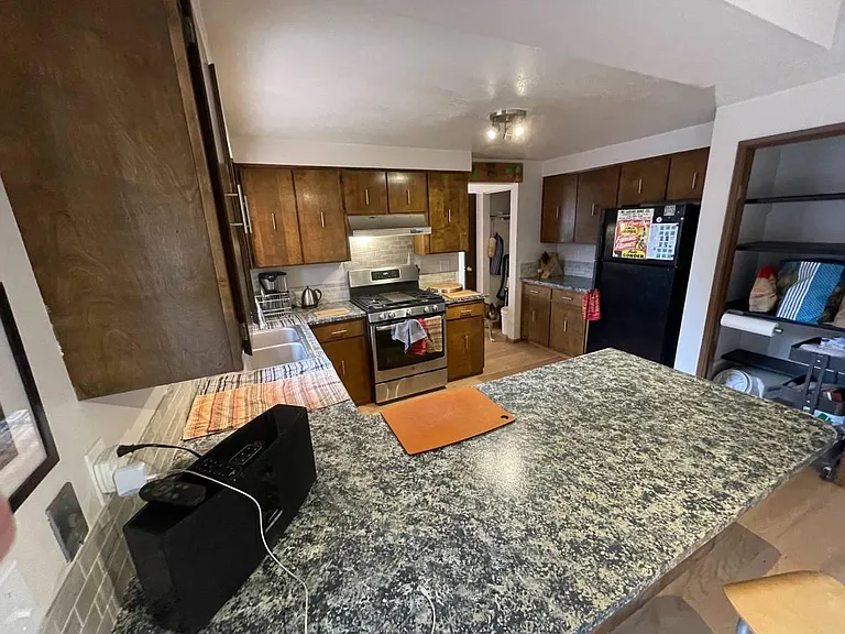 1677 SW Knoll Ave — Photo 6