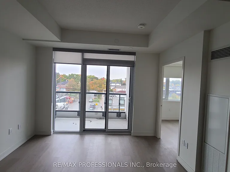 859 The Queensway #319 — Photo 13