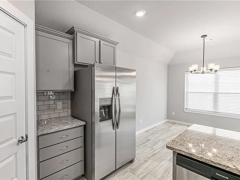 410 Peach Ave — Photo 13