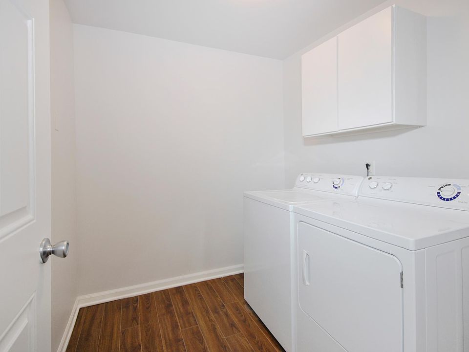 1st image of 49189 E Woods Dr #49189