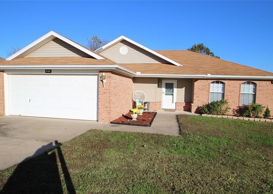 1st image of 550 Woods Dr