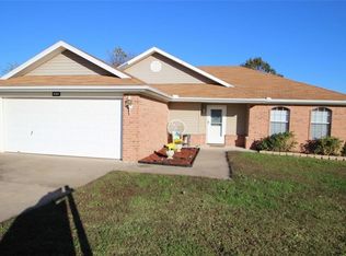 550 Woods Dr, Centerton, AR 72719