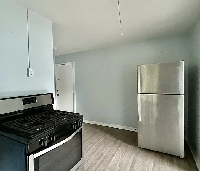 801 Grove St N #6 — Photo 8