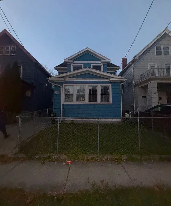 194 Jewett Ave