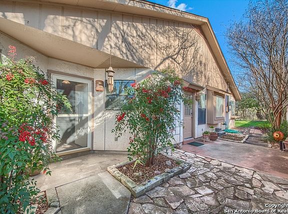 3rd image of 9122 Welles Way