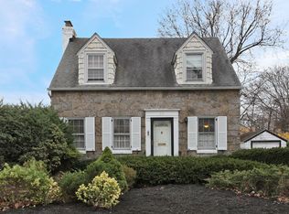 89 Doncaster Rd, Malverne, NY 11565