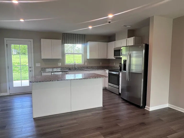 605 Merle Ave — Photo 13