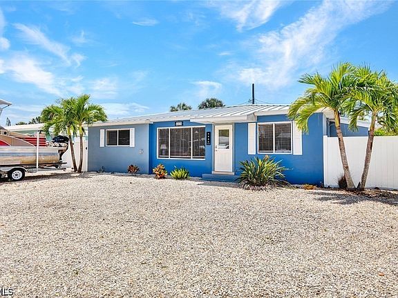2nd image of 4830 Coquina Rd