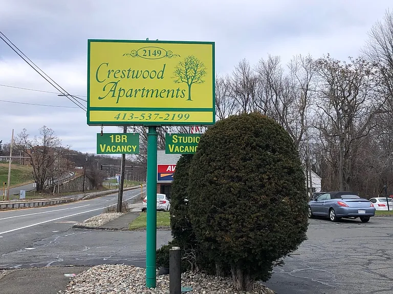 Crestwood Apartments — Photo 27