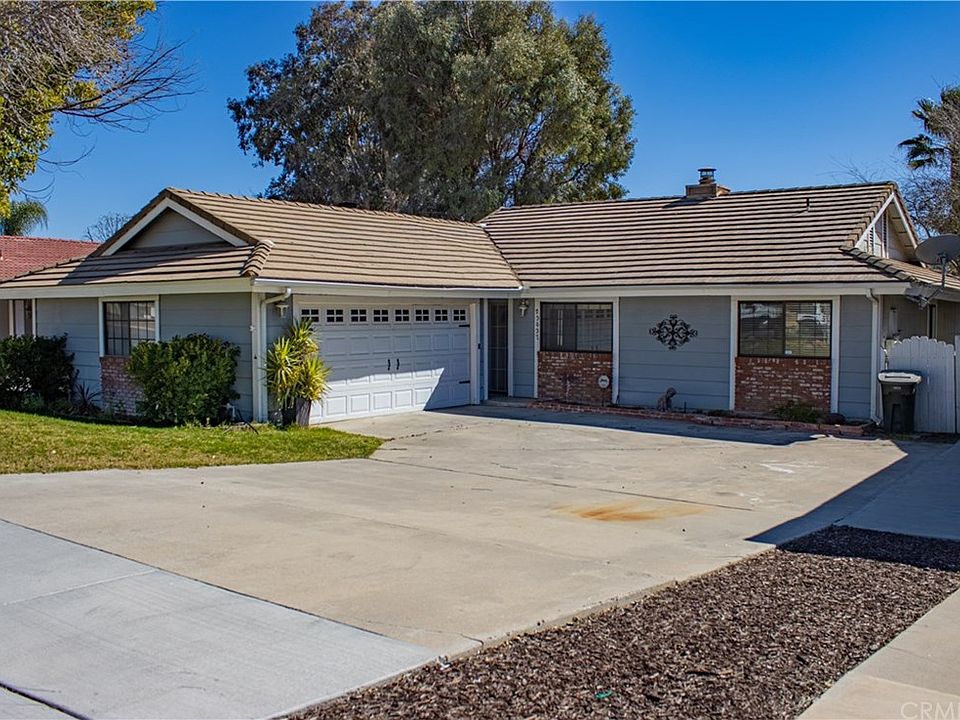 2nd image of 23637 Canyon Lake Dr N