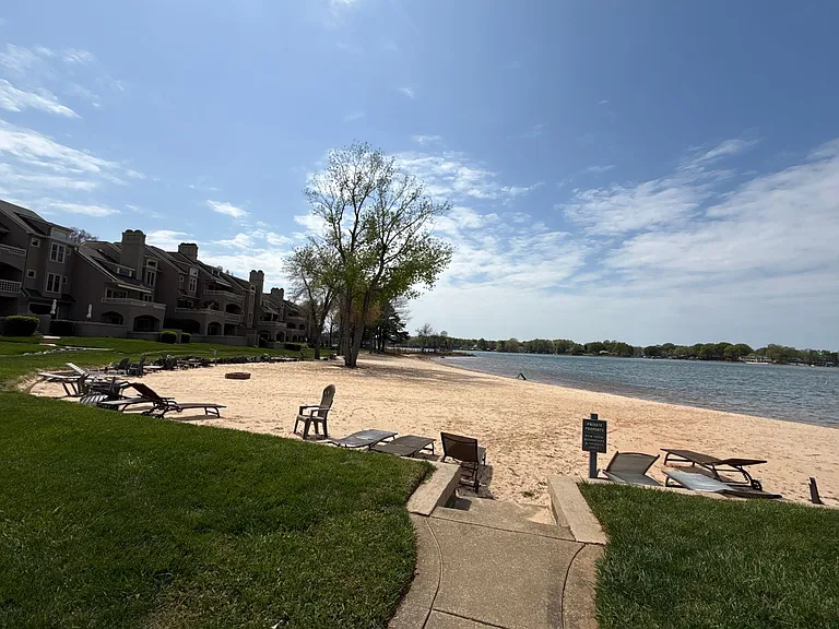 646 Portside Dr — Photo 44