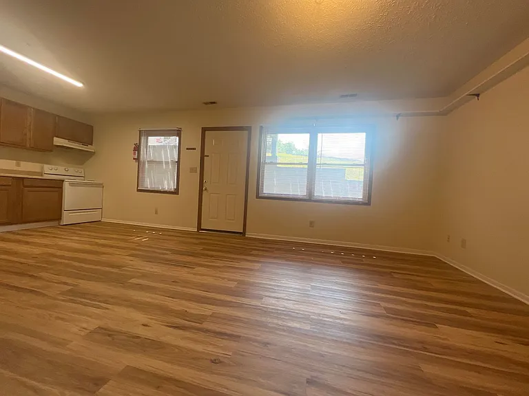 2858 University Ave — Photo 16