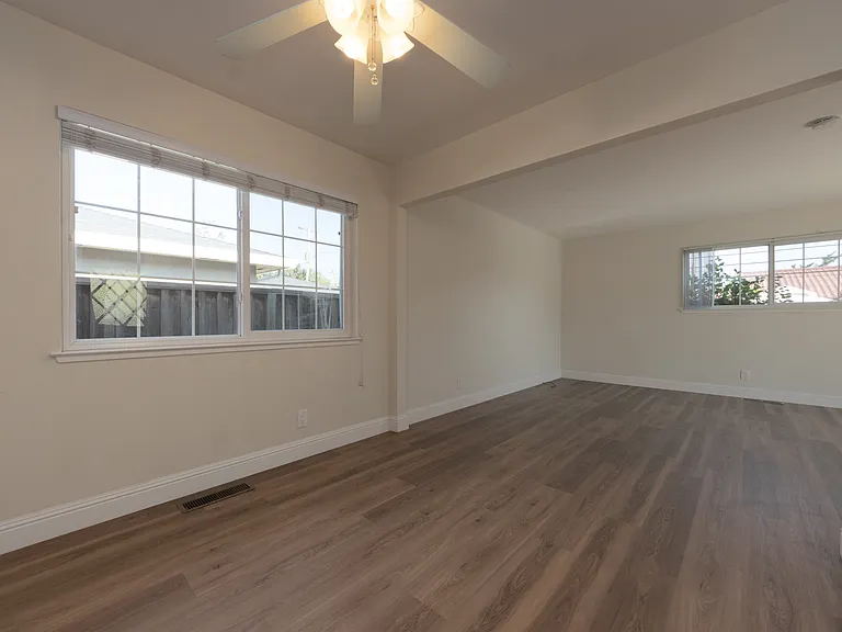 2368 Pauline Dr — Photo 3