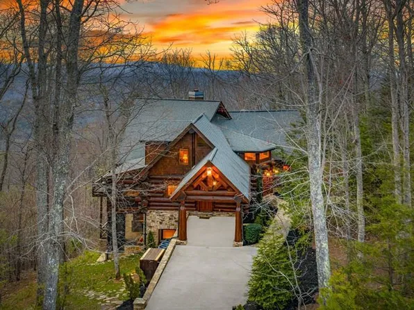 602 Overlook Rd, Blue Ridge, GA 30513