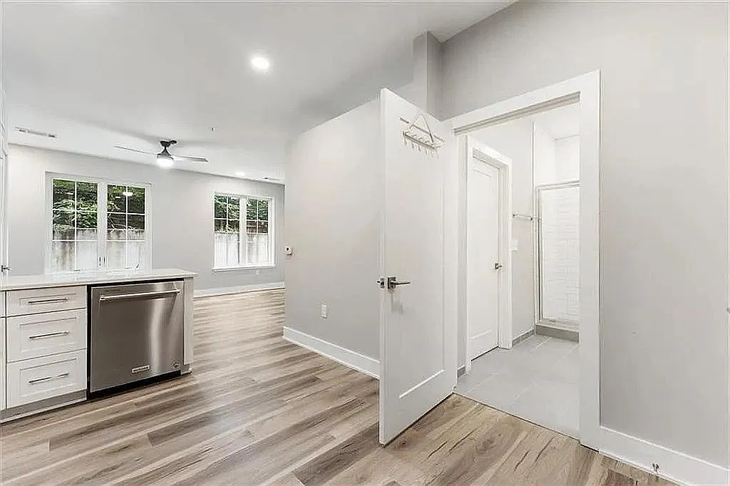1 bed, 642 sqft, $2,150 — Photo 4