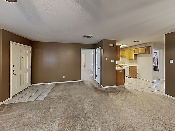 4th image of 944 Austin Ct