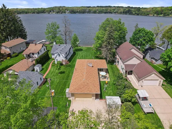 W858 Shorewood DRIVE, East Troy, WI 53120