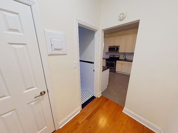 3rd image of 71-73 Yellowstone Blvd #2B