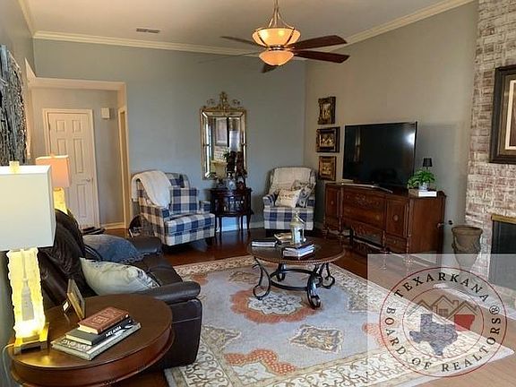 5th image of 7 Dogwood Pl