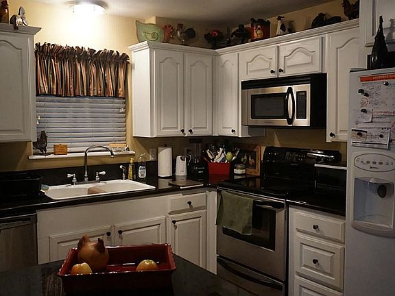 3rd image of 2101 Avenue S