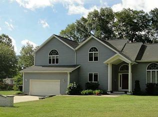 7 Barbara Ct, Johnston, RI 02919