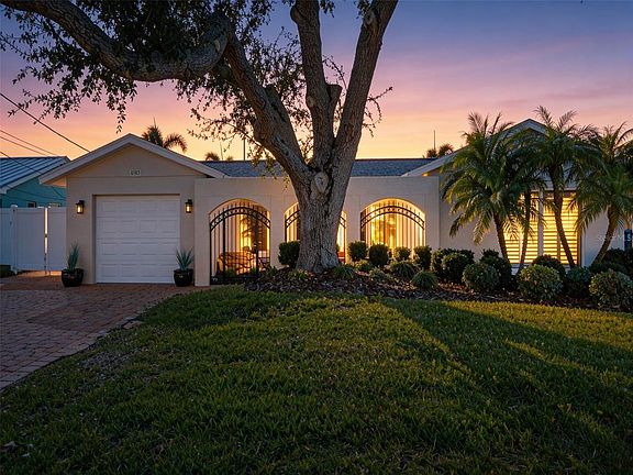 2nd image of 4903 Commonwealth Rd