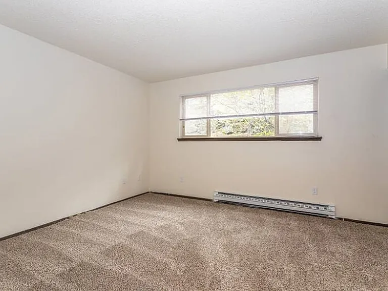 3021 S Orchard St W — Photo 9