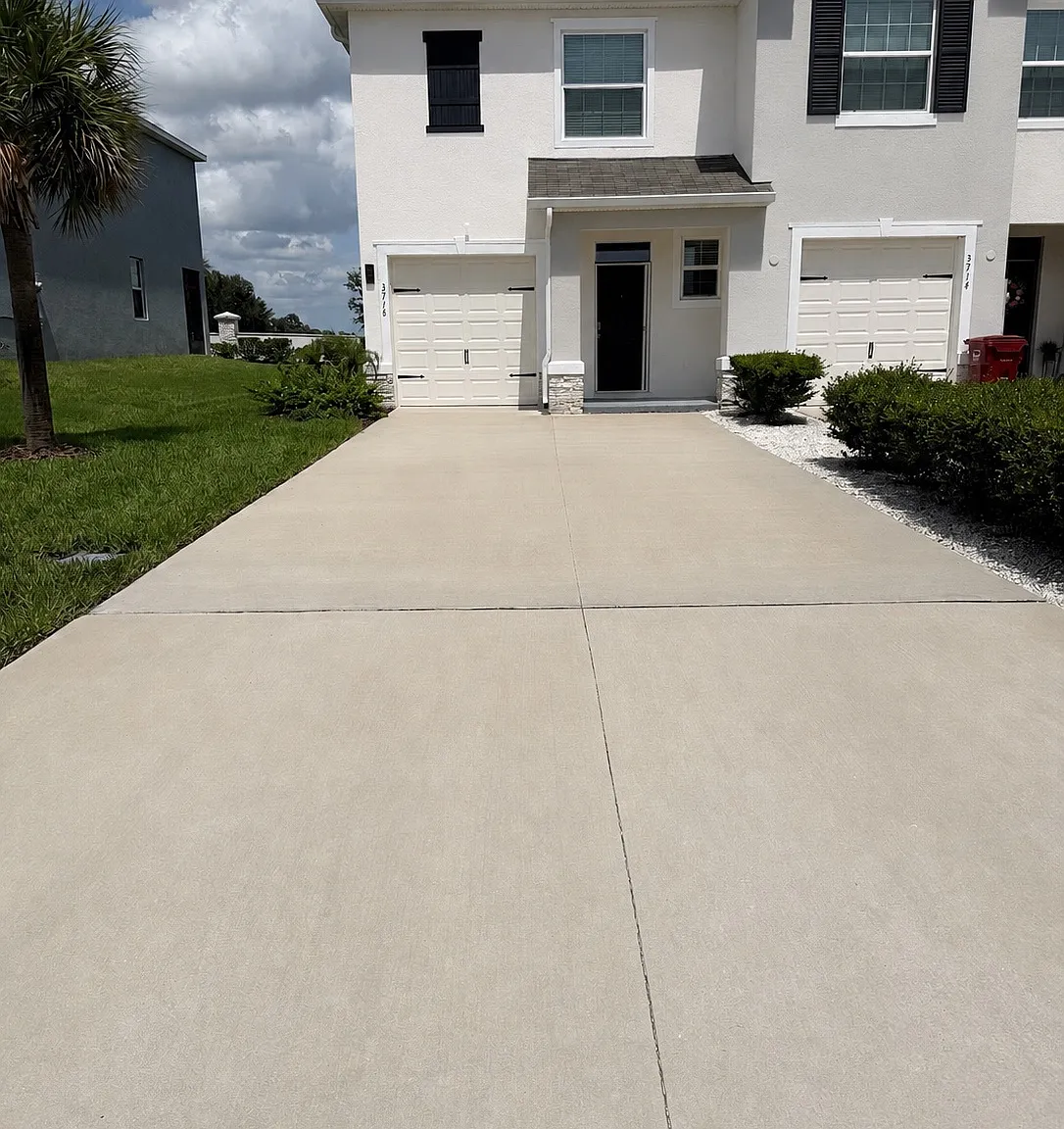 3 bed, 2.5 bath, 1758 sqft, $2,350 — Photo 1