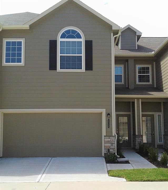 1st image of 2322 Bermuda Palms Dr