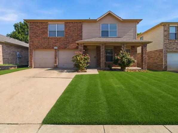 1740 White Feather Ln, Fort Worth, TX 76131