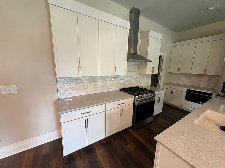 1201 Valerie Ln — Photo 3