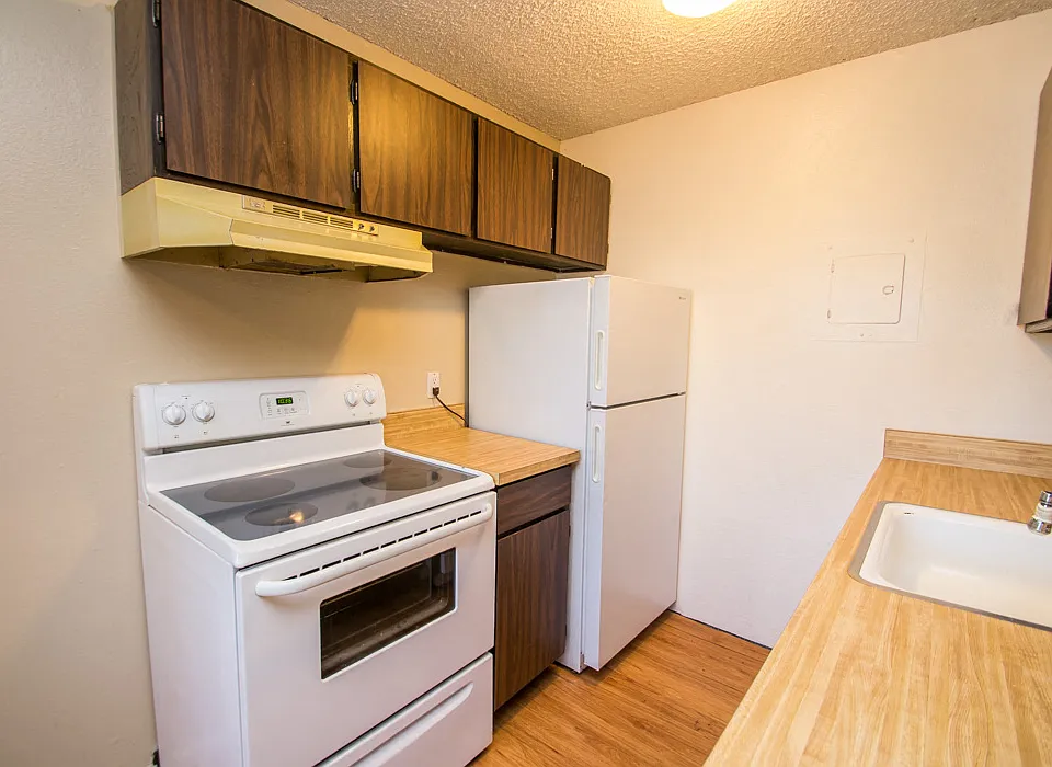 3161 Madison Avenue P218 Kitchen