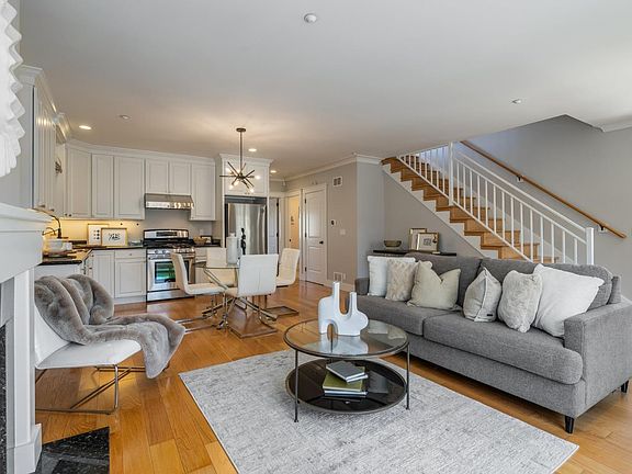 5th image of 1705 Palm Ave APT 19