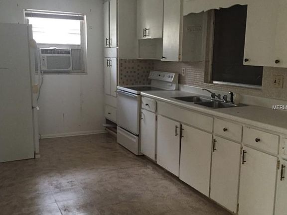 4th image of 817 N Summerlin Ave