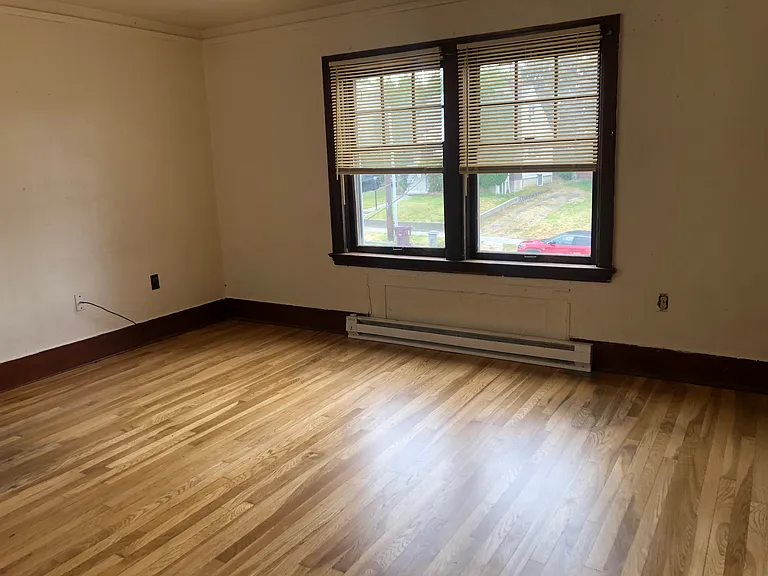 425 NE Kamiaken St #4 — Photo 2