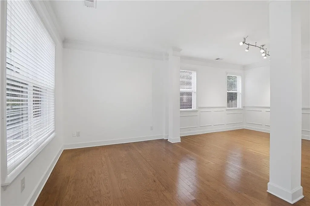 4 bed, 3.0 bath, 2910 sqft, $2,700 — Photo 4
