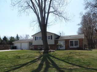 10122 Helena Dr, Granger, IN