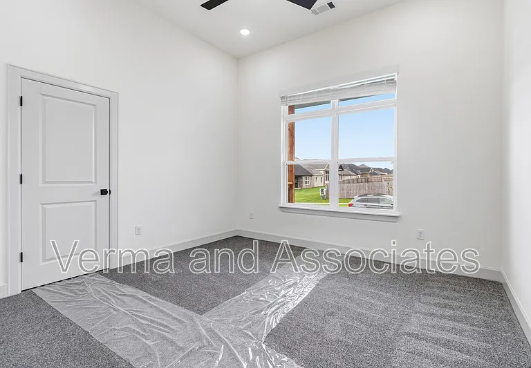 920 Trestle Ln — Photo 9