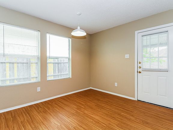 5th image of 4113 Hunters Creek Dr