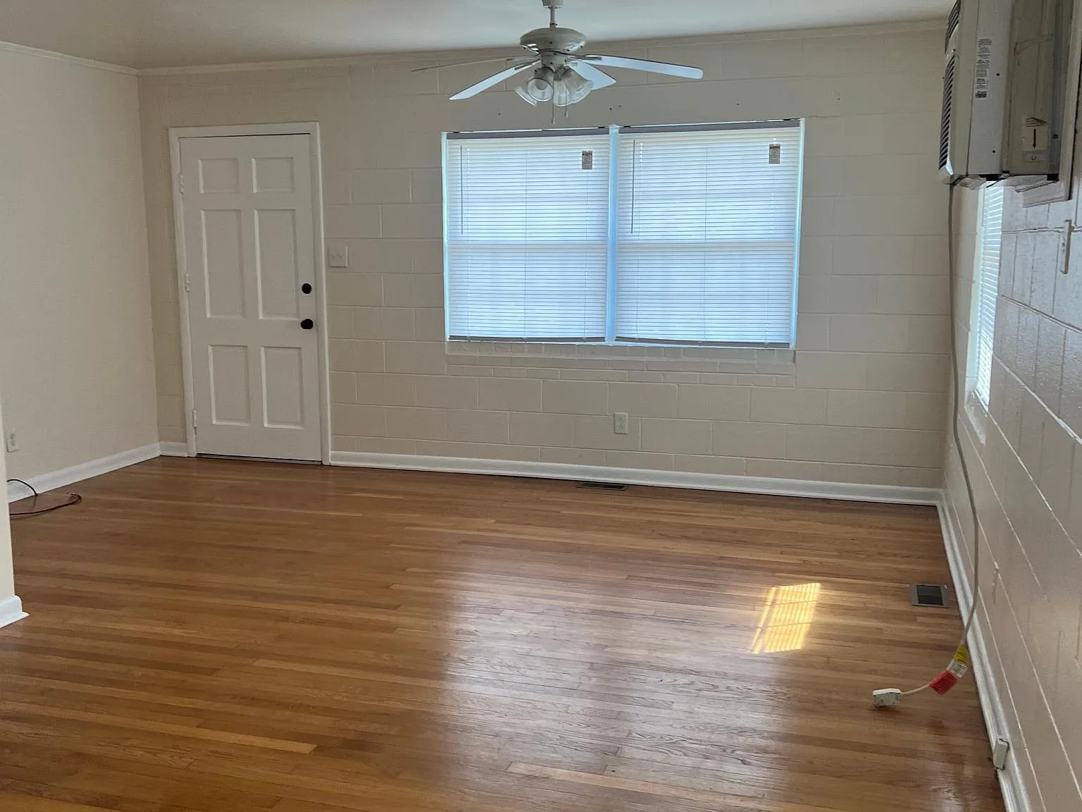 2 bed, $1,350 — Photo 2